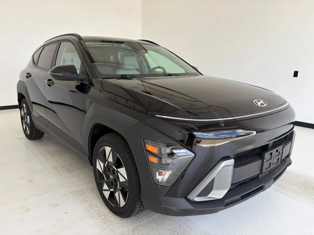 Used 2024 Black Hyundai SEL image 11