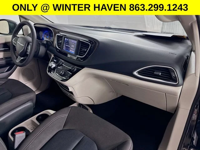 Used 2024 Black Chrysler LX image 30