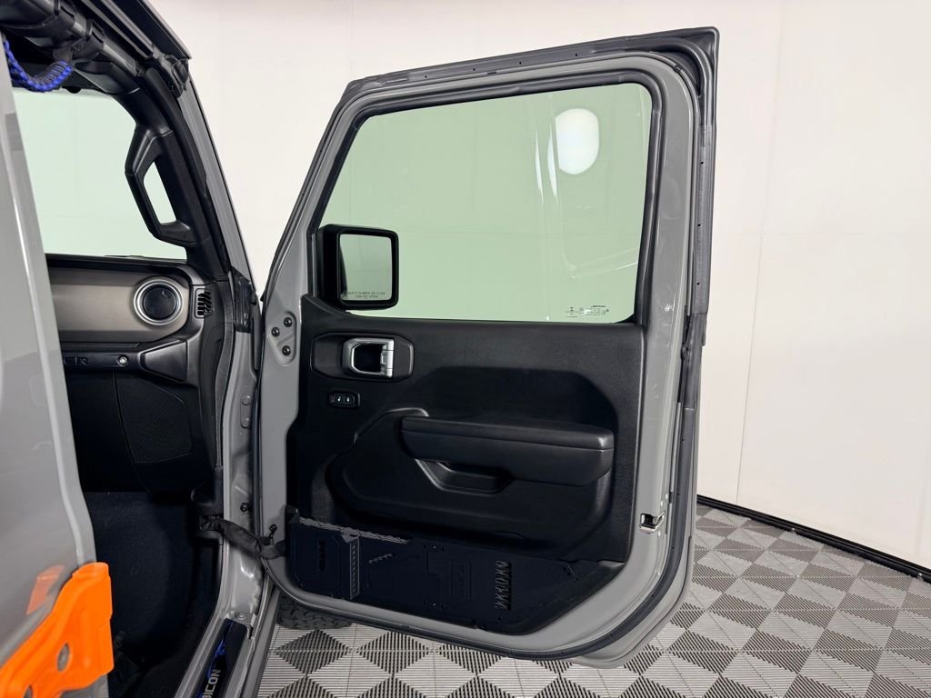 Used 2022 Gray Jeep Unlimited Rubicon 4xe image 38