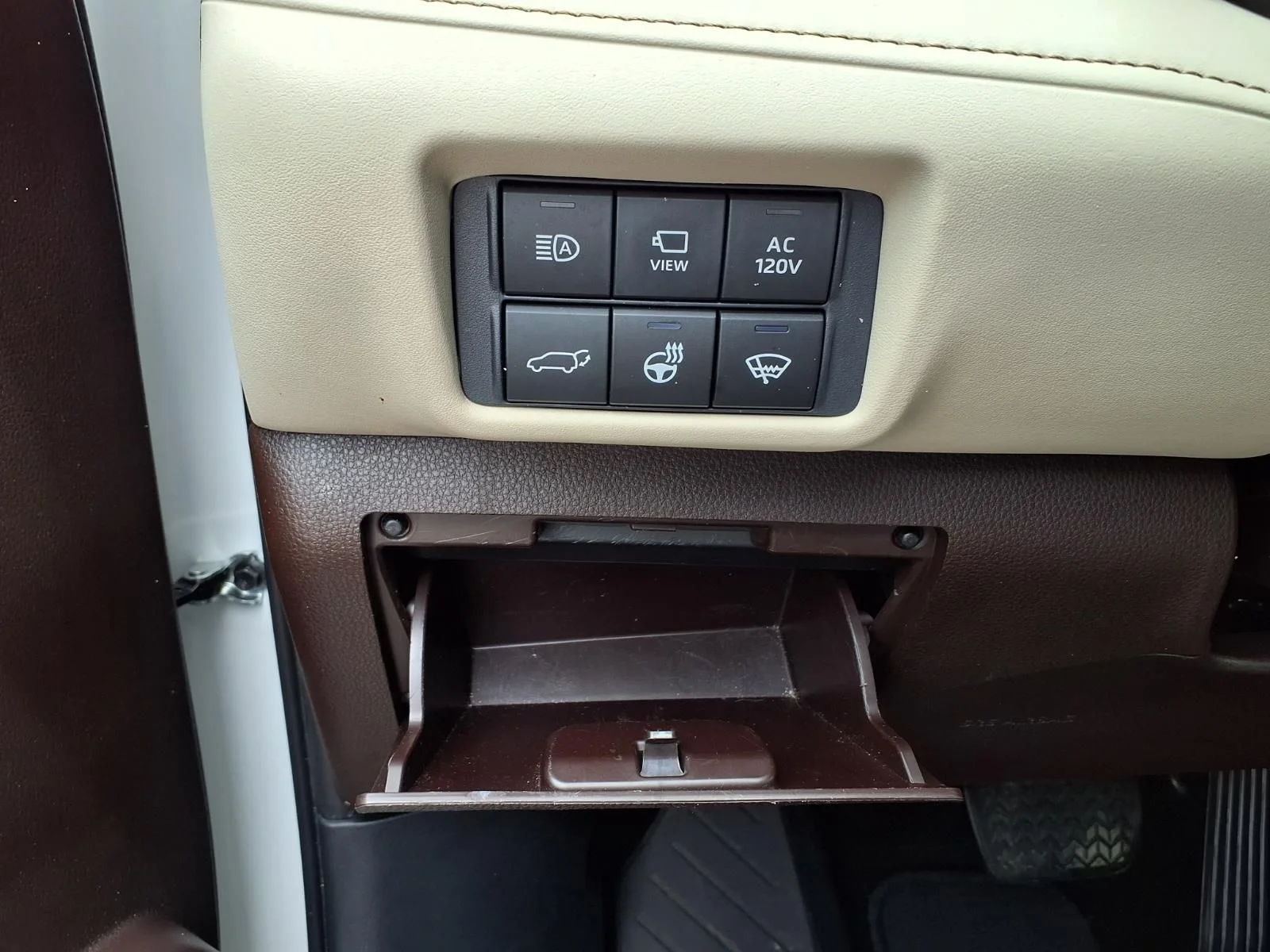 Used 2021 White Toyota Platinum image 24