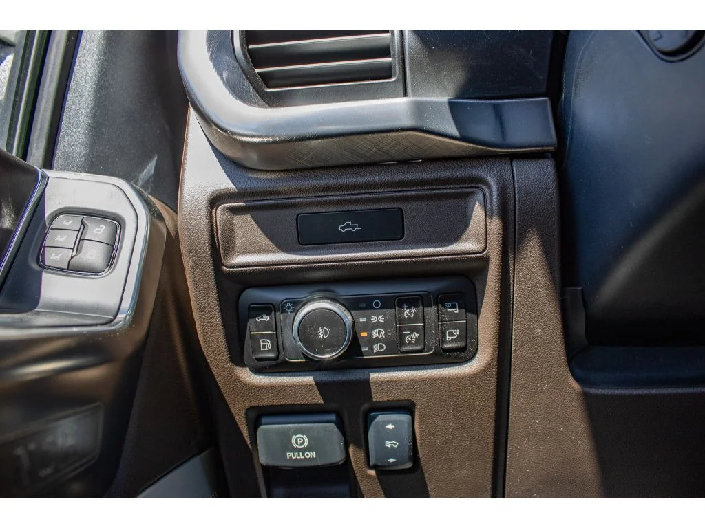 New 2026 Star White Metallic Tri-Coat Ford King Ranch image 45