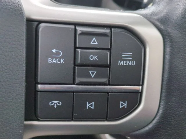Used 2022 Black Ford XLT image 17