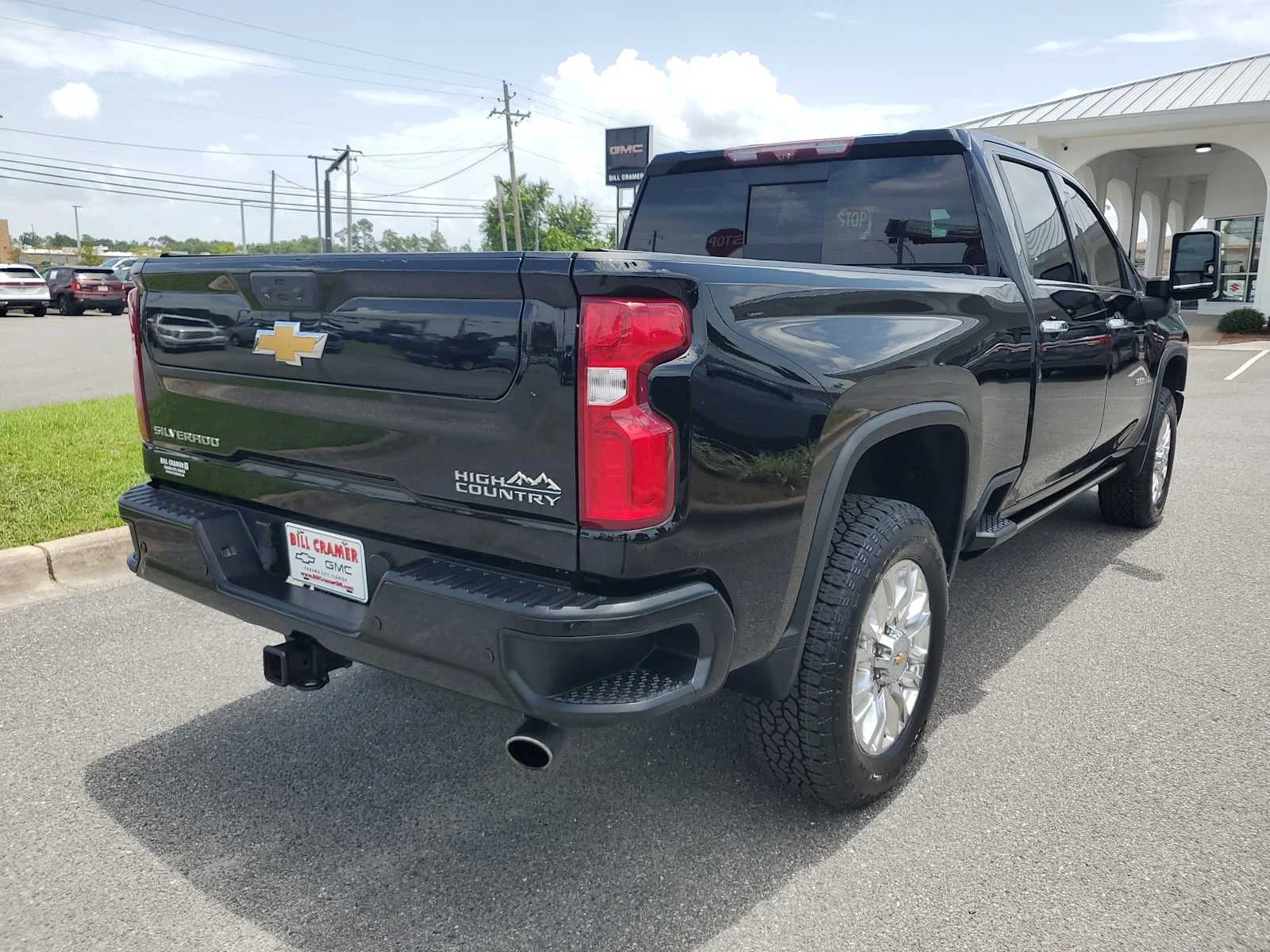 Used 2022 Black Chevrolet High Country image 7