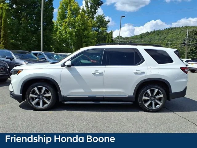 Used 2025 White Honda Touring image 5