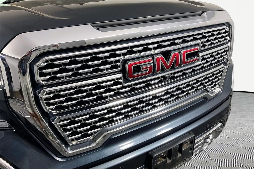 Used 2019 Gray GMC Denali image 27