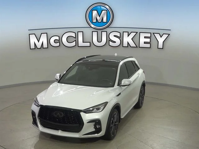 Used 2023 White INFINITI SPORT image 5