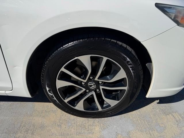 Used 2015 White Honda EX image 9