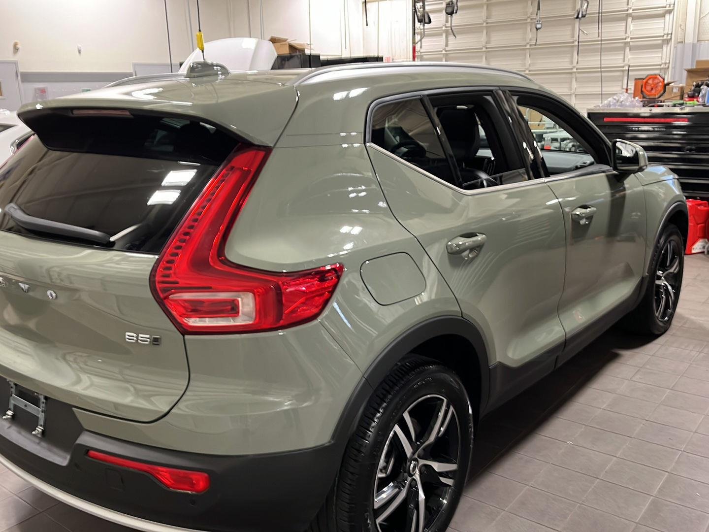 Used 2025 Sage Green Metallic Volvo Core Bright Theme image 4