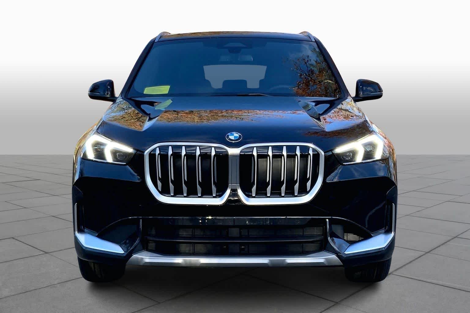 Used 2026 Jet Black BMW xDrive28i image 3