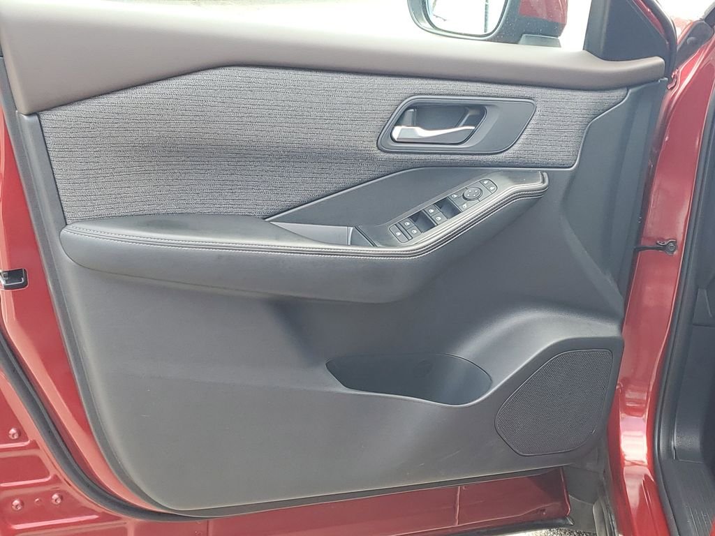 Used 2021 Scarlet Ember Tintcoat Nissan SV image 8