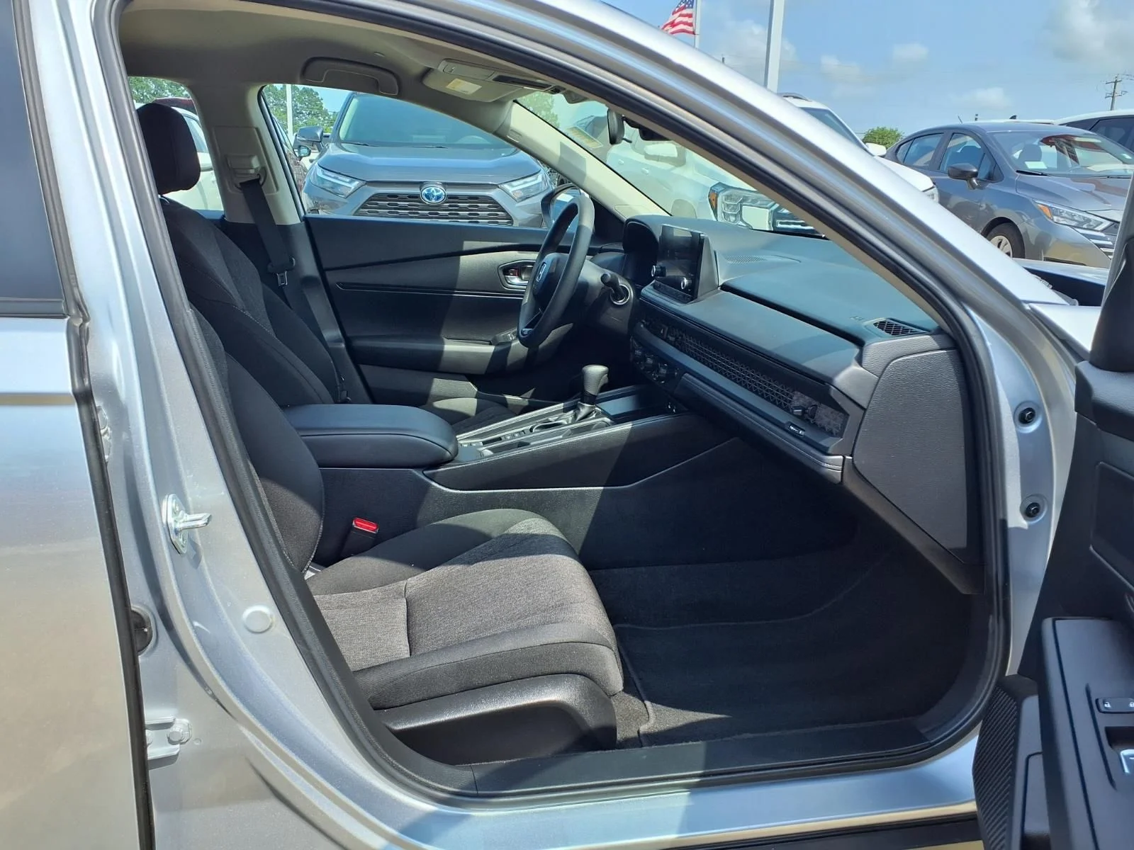 Used 2025 Silver Honda LX image 7