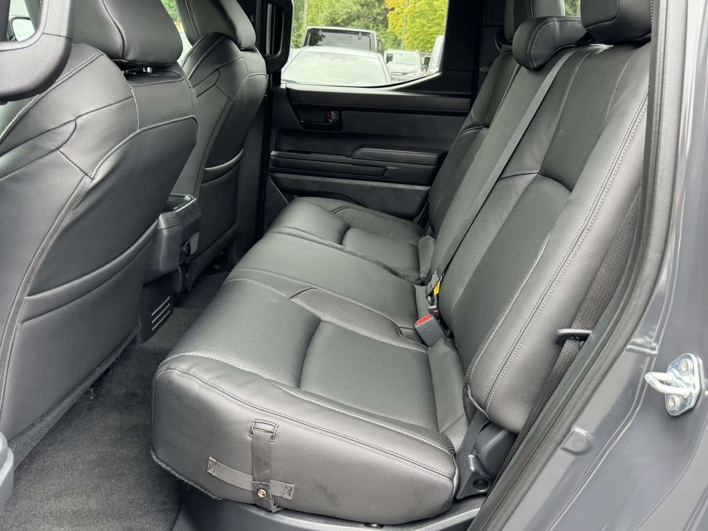 Used 2025  Toyota SR5 image 17