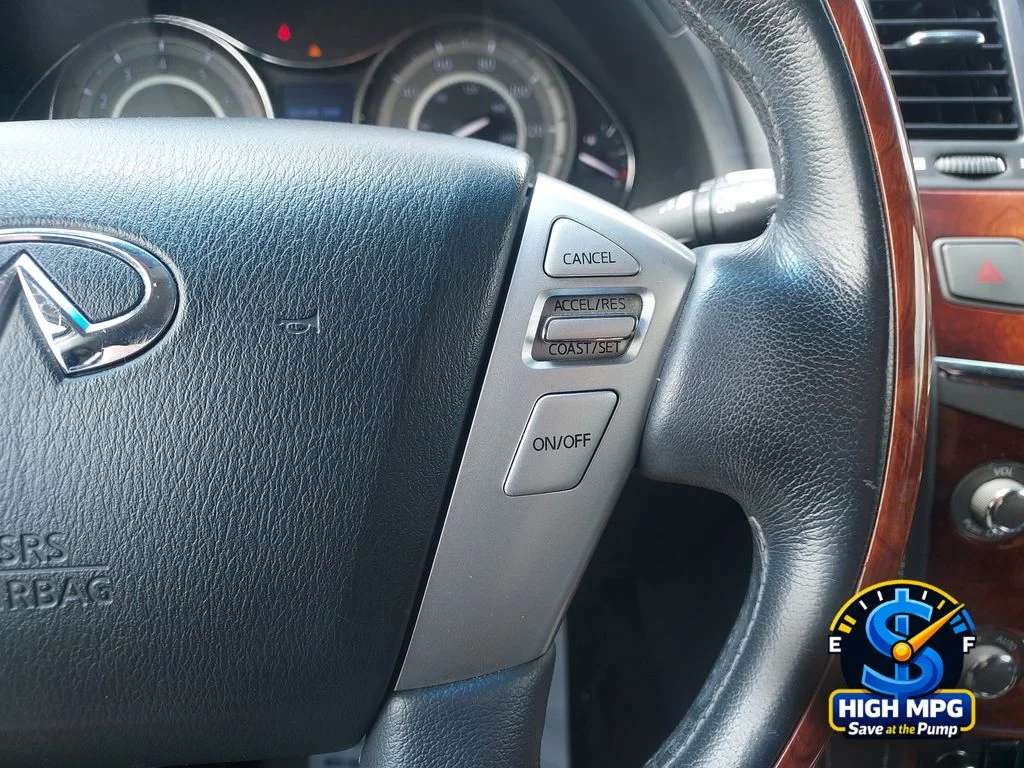 Used 2017 Black INFINITI Base image 12