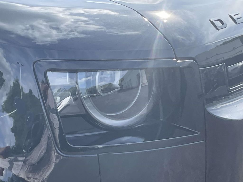 New 2026 Santorini Black Land Rover S image 4