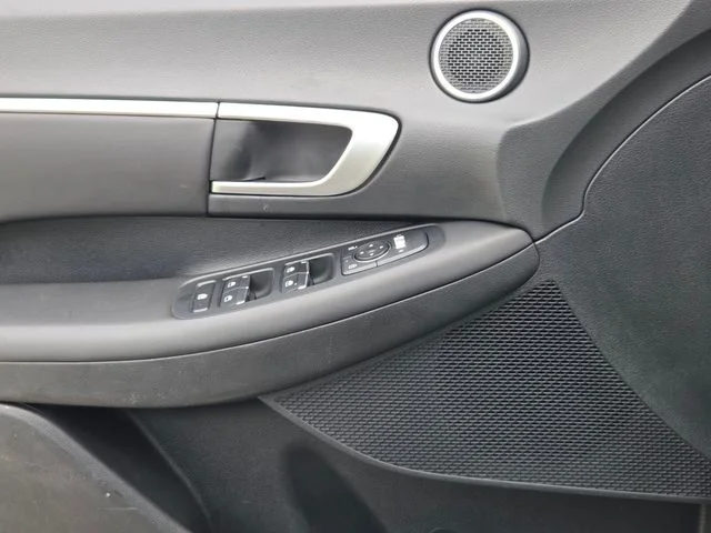 Used 2023 Silver Hyundai SEL image 26
