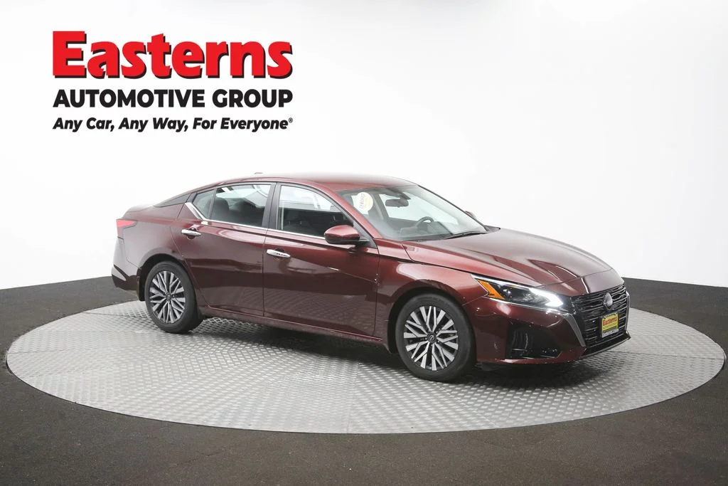 Used 2023 Red Nissan 2.5 SV image 48
