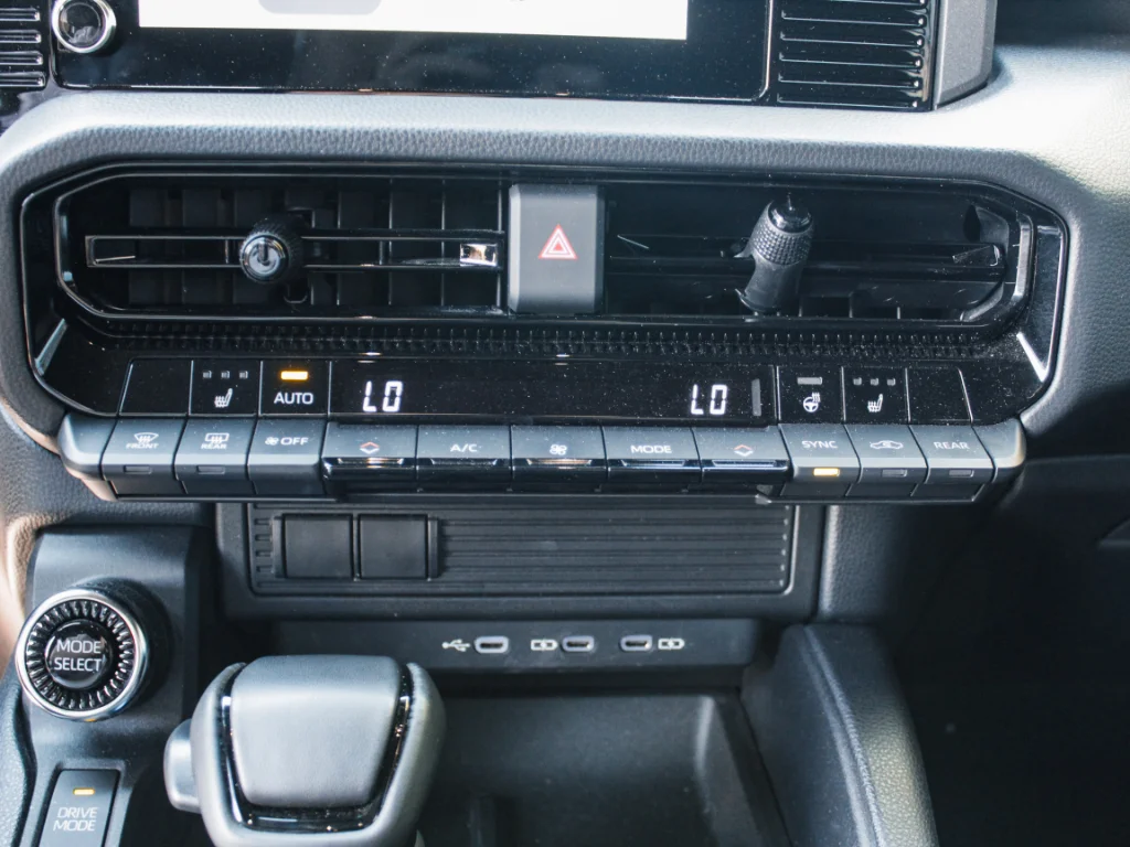 Used 2025  Toyota  image 16