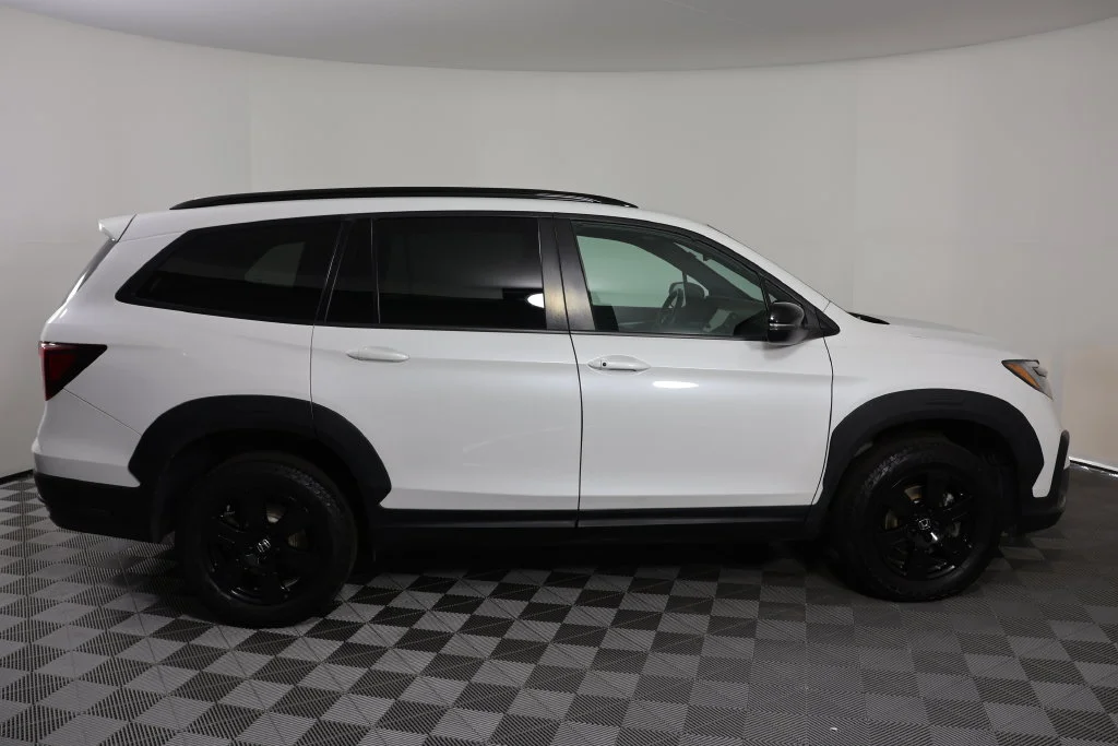 Used 2022 Platinum White Pearl Honda TrailSport image 9