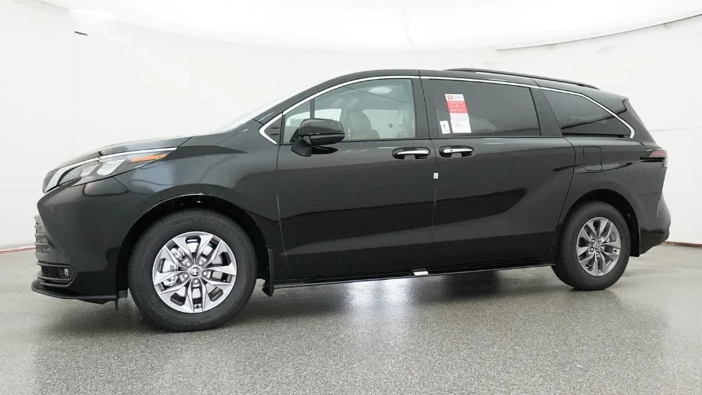 New 2026 Midnight Black Metallic Toyota XLE image 3