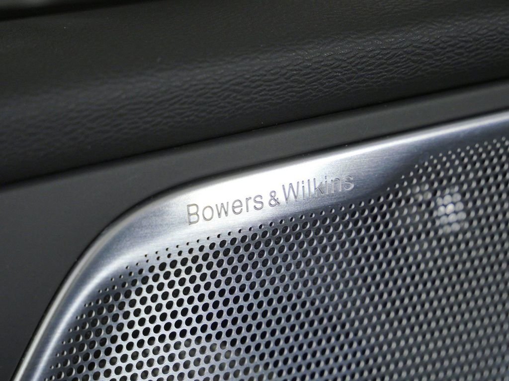 Used 2025 Black Volvo T8 Ultra Black Edition image 39