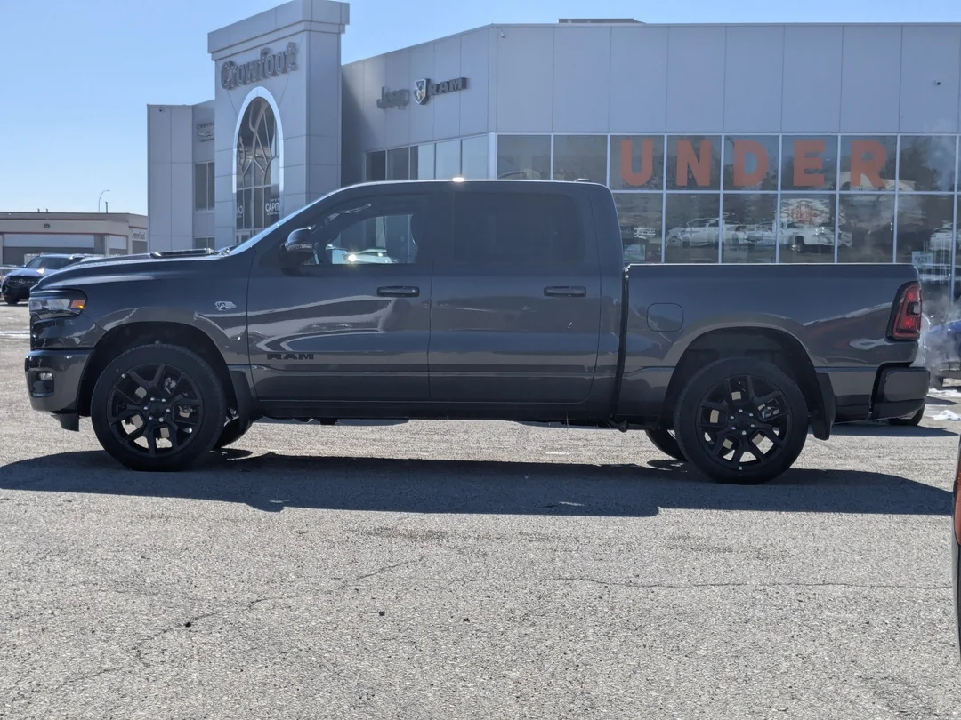 New 2026 Grey RAM Sport - - 4x4 - Night Edition - Sport Lvl 1 Grp - 5.7L HEMI V8 eTorque - Pano Sunroof & More! image 5