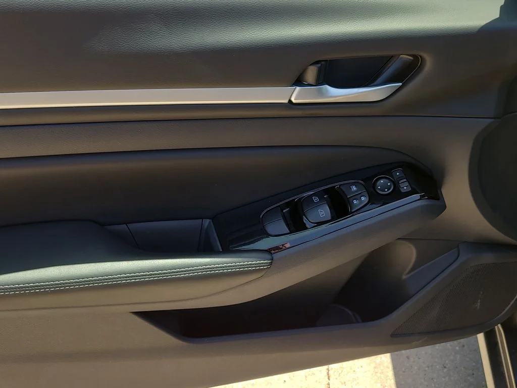 Used 2025 Gray Nissan 2.5 SL image 19