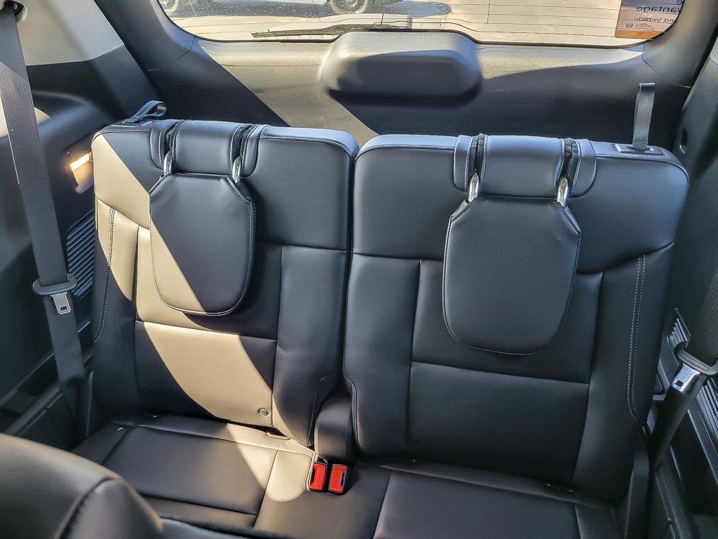 Used 2023 White Metallic Ford XLT image 16