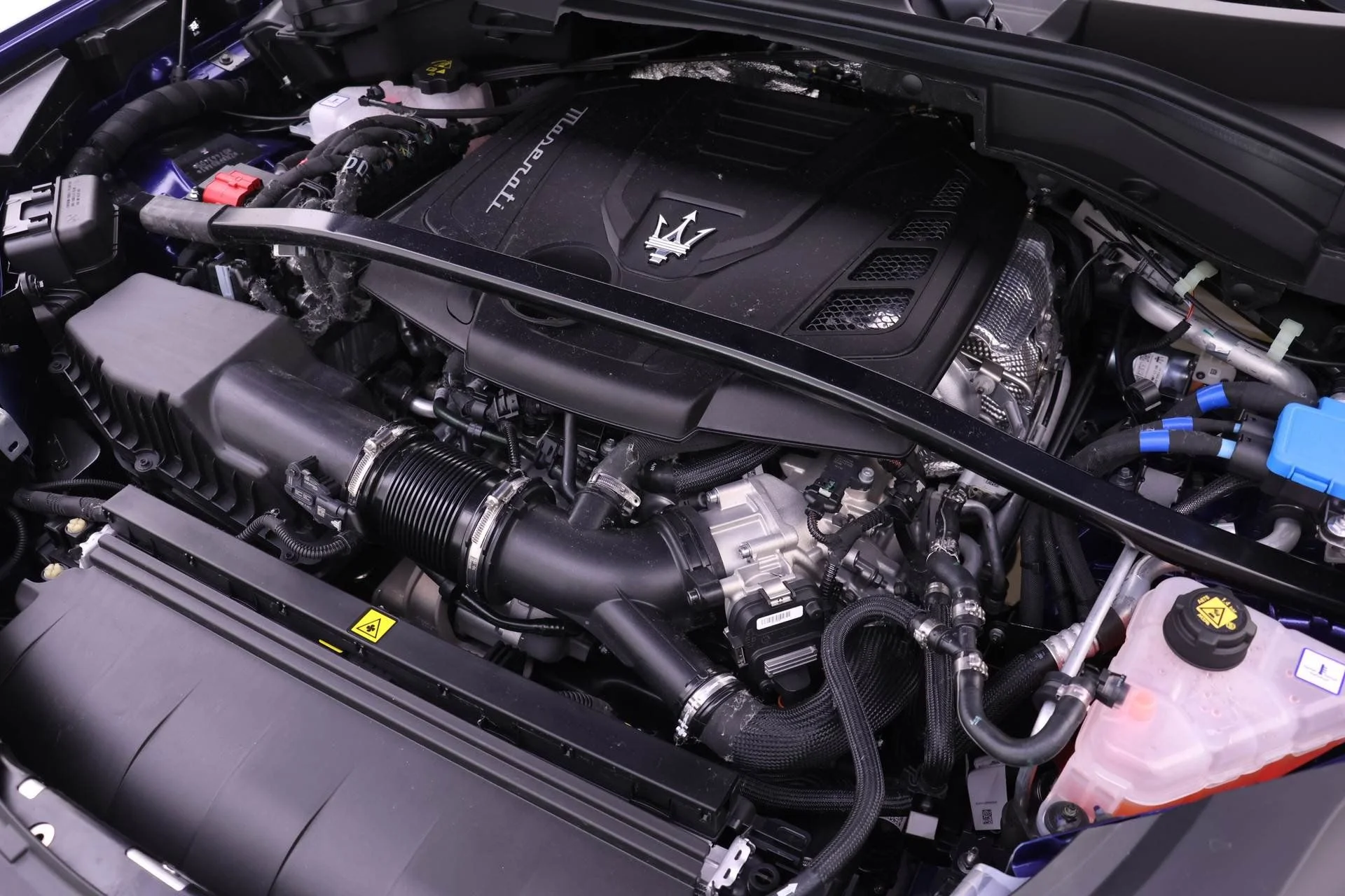 New 2025 Blue Maserati Base image 16