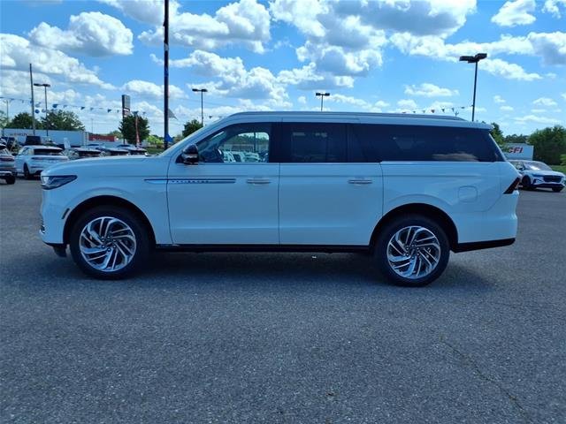 New 2025 Pristine White Metallic Tri-Coat Lincoln Reserve-L image 3