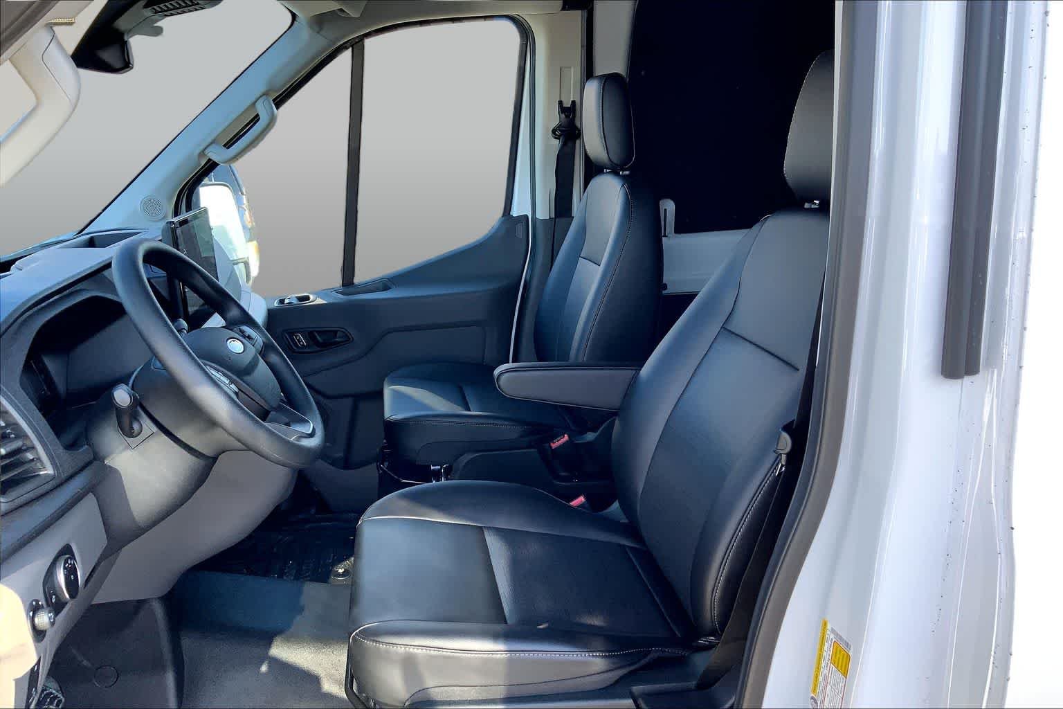 New 2026 Oxford White Ford Cargo Van image 7