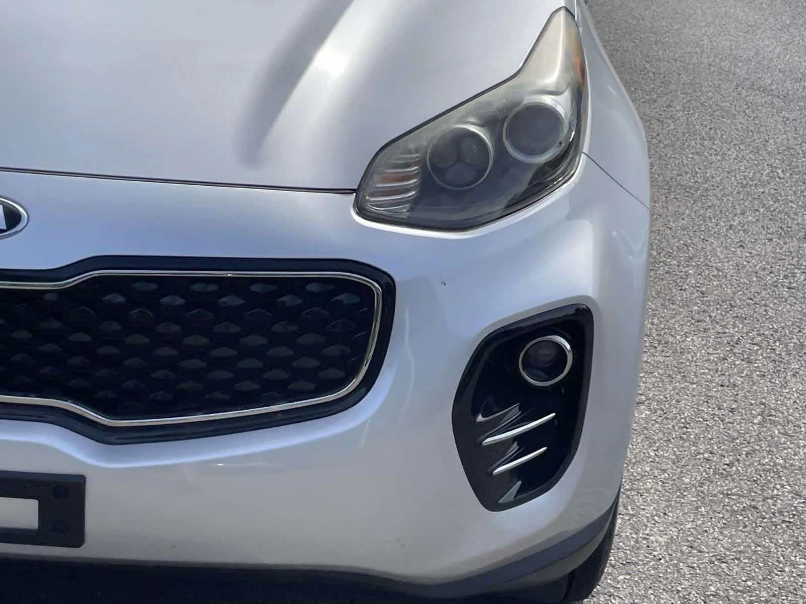 Used 2019 Sparkling Silver Kia LX image 9