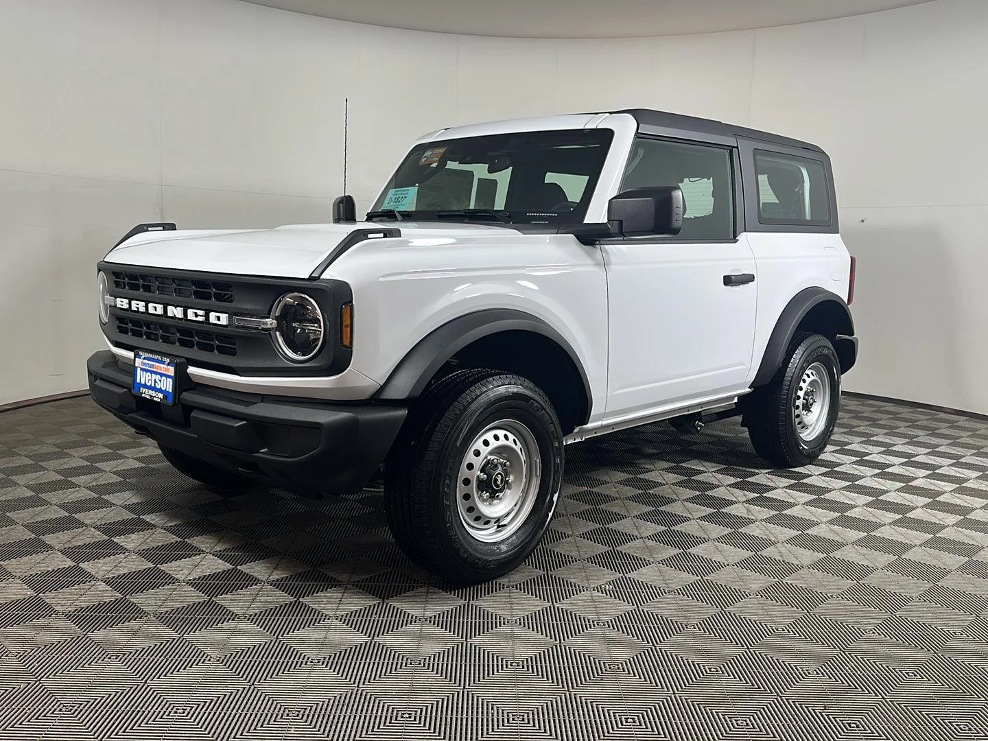 New 2026 Oxford White Ford Base image 4