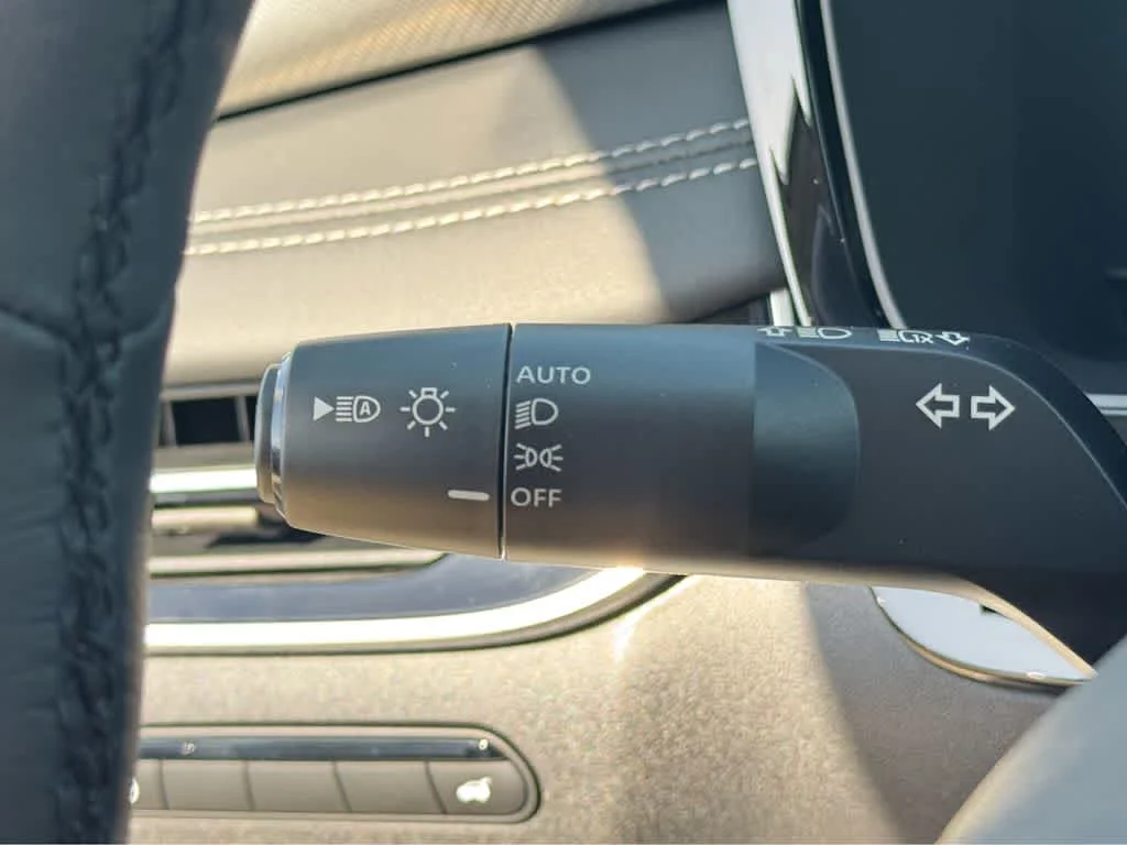 New 2027 RADIANT WHITE INFINITI Luxe FWD image 16