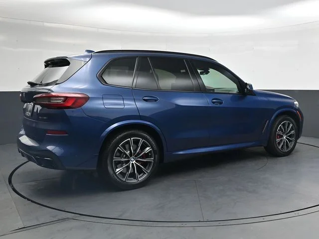 Used 2021 Blue BMW xDrive40i image 4