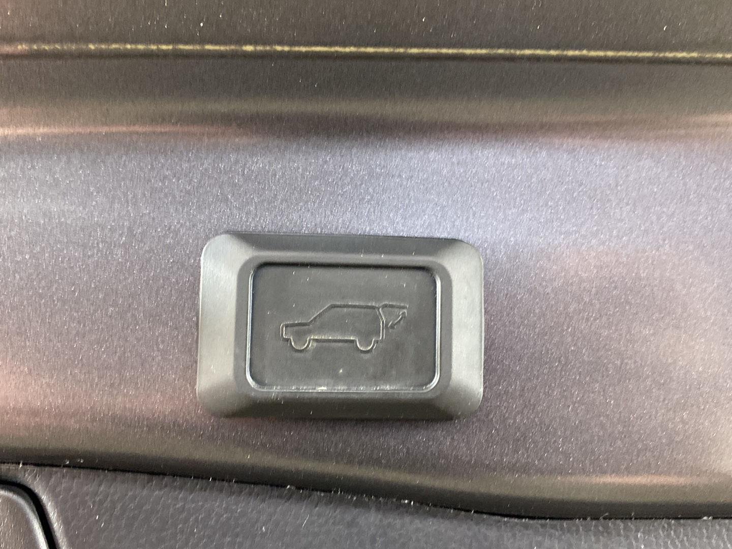 Certified Used 2021 Magnetic Gray Metallic Toyota XLE Premium image 31
