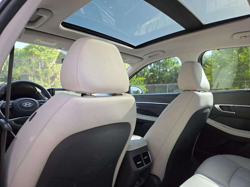 Used 2023 White Hyundai Limited image 22