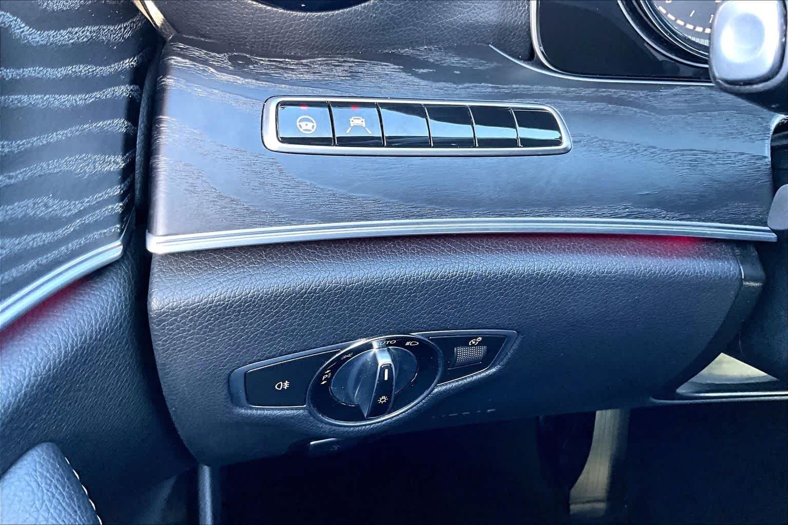Used 2019  Mercedes-Benz E 300 image 33