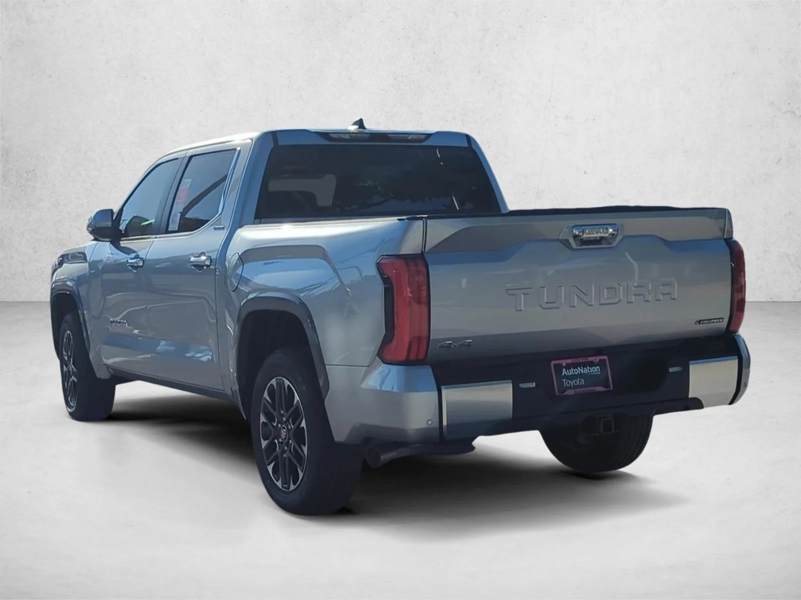 2025 Toyota Tundra Limited - Photo 9