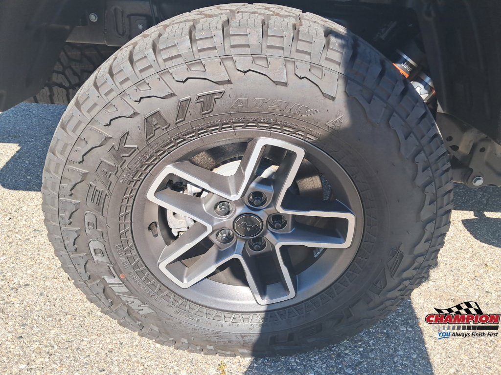 Used 2025 Gray Jeep Mojave image 21