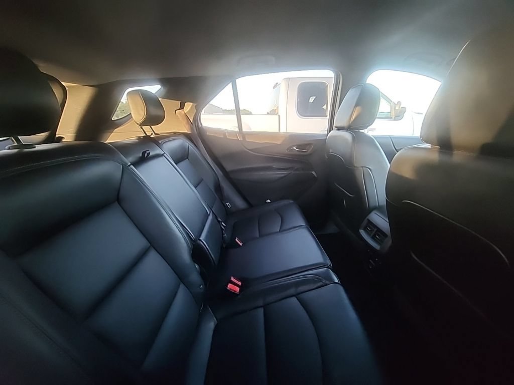 Used 2019 MOSAIC BLACK METALLIC Chevrolet Premier image 5