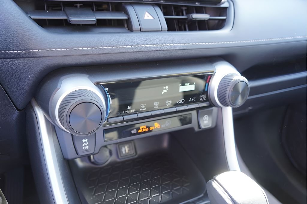 Used 2025 Silver Sky Metallic Toyota LE image 22
