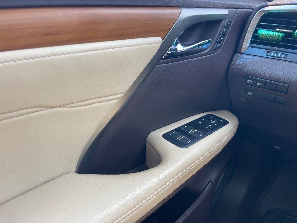 Used 2017 Atomic Silver Lexus Base image 10