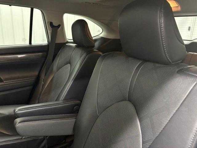 2023 Toyota Highlander Platinum - Photo 13