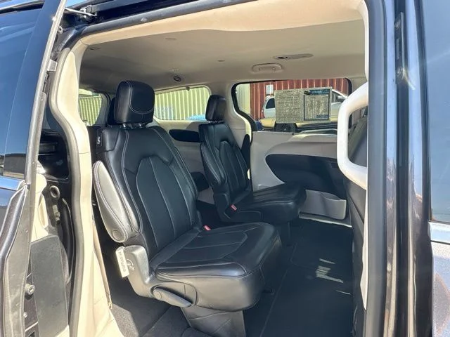 Used 2023 Gray Chrysler Touring L image 40