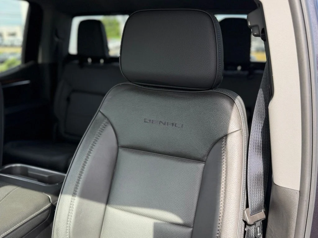 Used 2025 Silver GMC Denali image 12