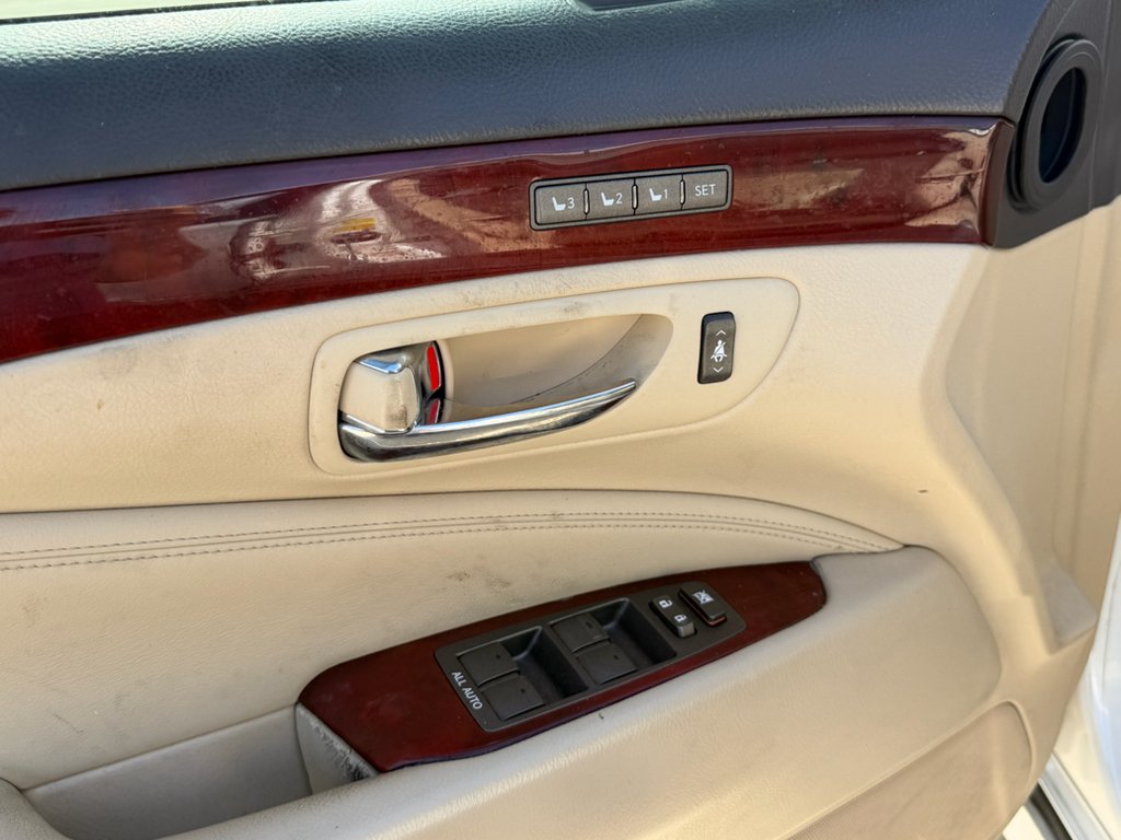 Used 2011 Starfire Pearl Lexus Base image 24
