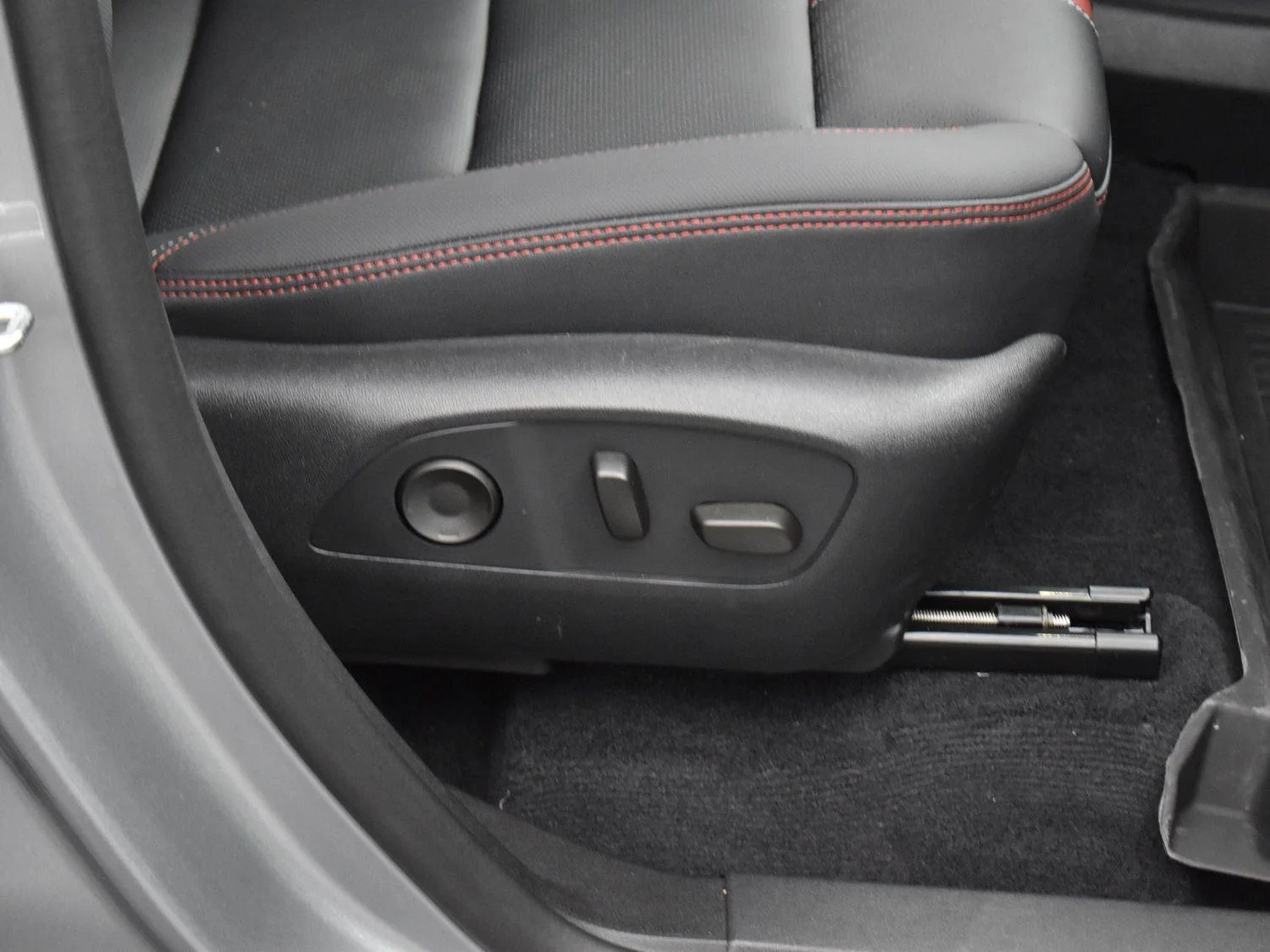 Used 2024 Sterling Gray Metallic Chevrolet RS image 34