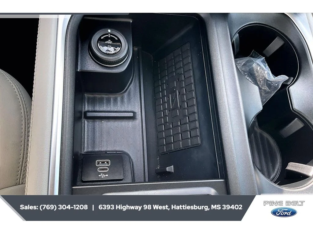 Used 2025 Agate Black Metallic Ford Platinum image 24