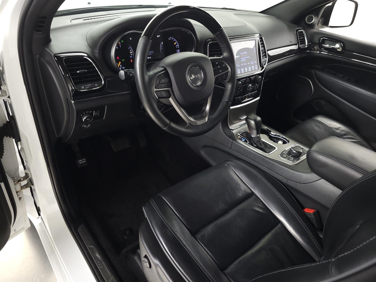Used 2019 White Jeep Overland image 17