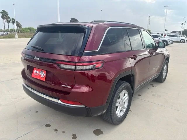 Used 2024 Red Jeep Laredo image 5